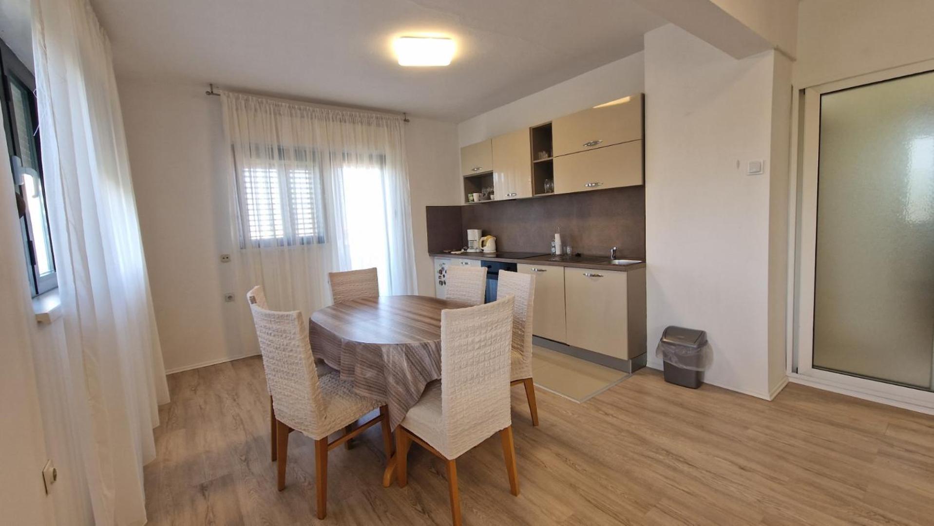 Ferienwohnung Kuca Za Odmor Laura Ražanac Exterior foto