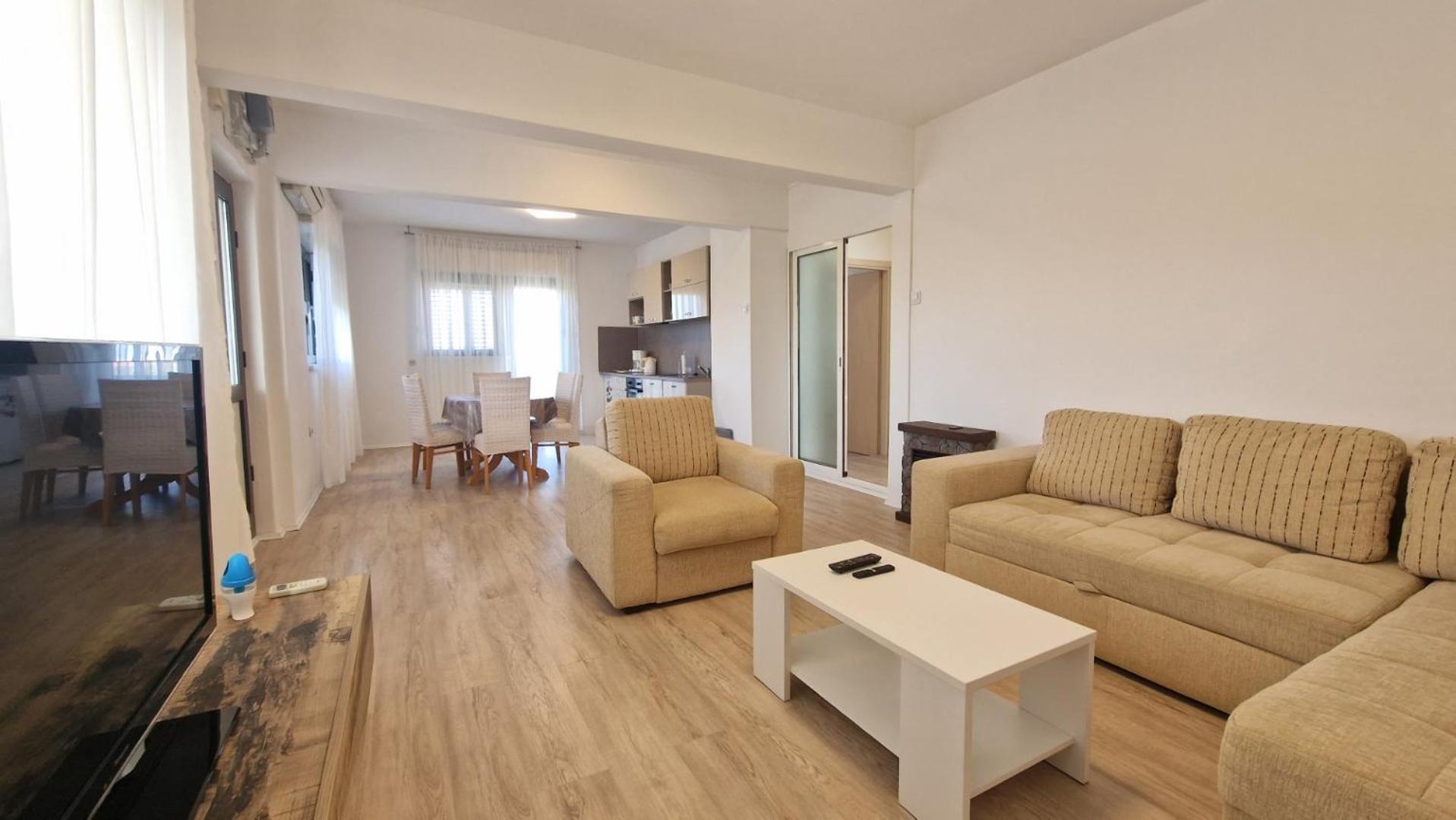 Ferienwohnung Kuca Za Odmor Laura Ražanac Exterior foto