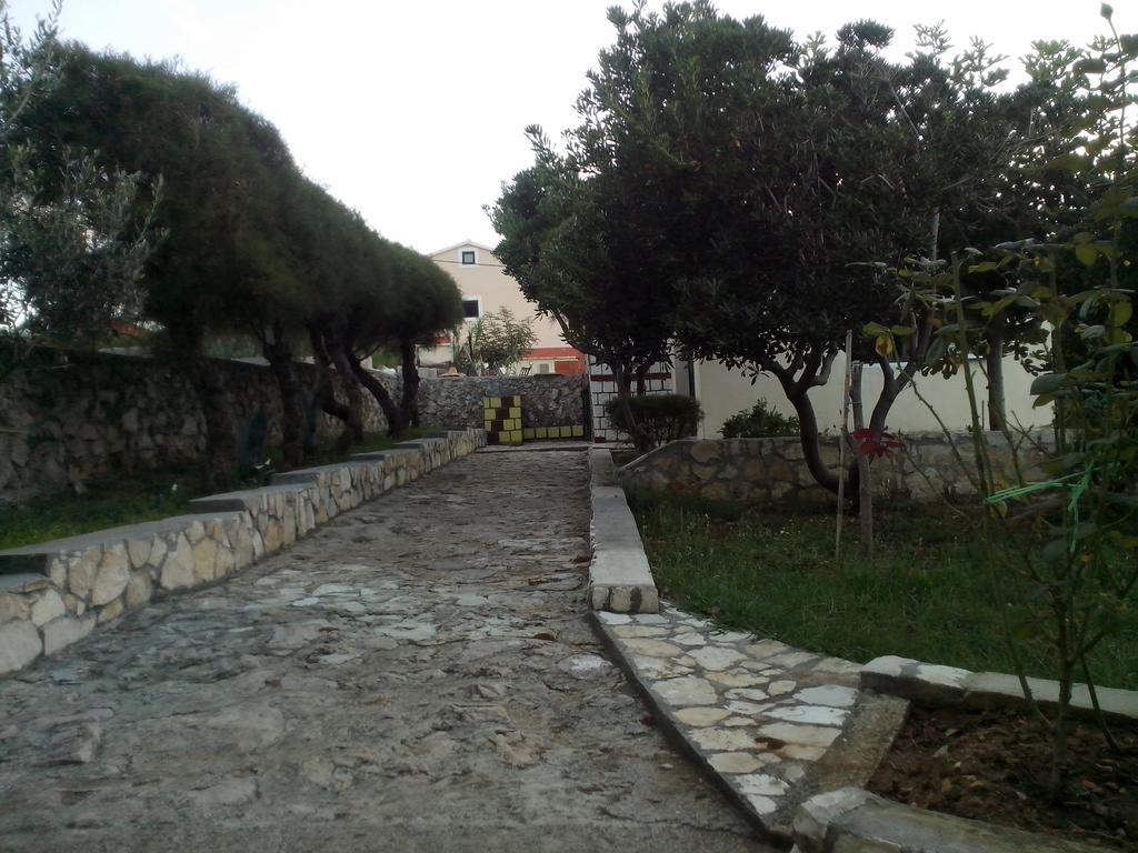 Ferienwohnung Kuca Za Odmor Laura Ražanac Exterior foto