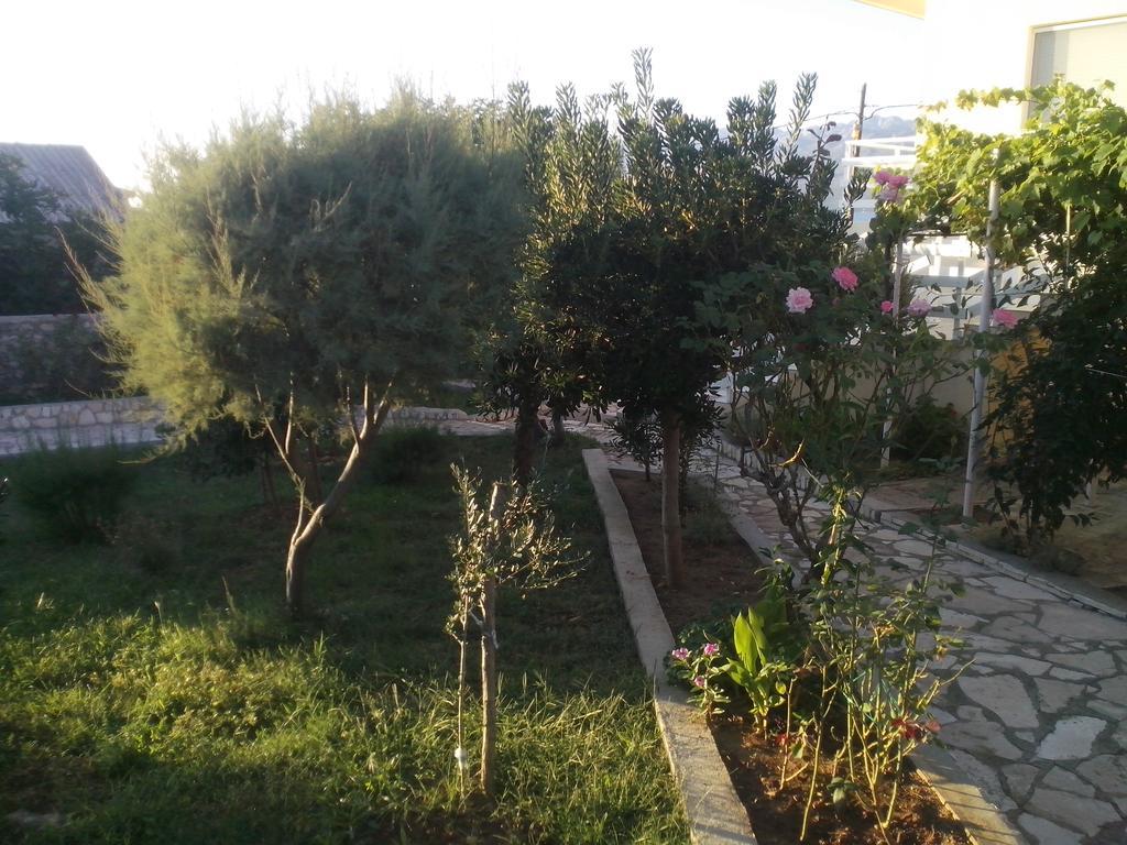 Ferienwohnung Kuca Za Odmor Laura Ražanac Exterior foto