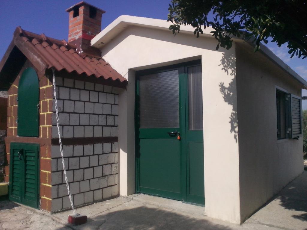 Ferienwohnung Kuca Za Odmor Laura Ražanac Exterior foto